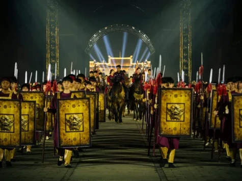 Trải nghiệm chuyển động như một cuộc hành hương về cội nguồn lịch sử