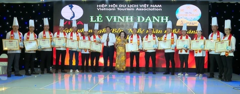 Vinh danh 29 Nghệ nhân nghề Bếp, nghề Bánh và Điêu khắc củ quả