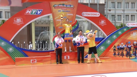 Patrik Peterson của 620 Nông nghiệp Vĩnh Long về nhất chặng 23 tại phường Mỹ Tho