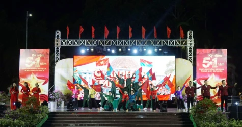 Sa Đéc: Rộn ràng chương trình nghệ thuật kỷ niệm 30-4 và Ngày sinh Chủ tịch Hồ Chí Minh