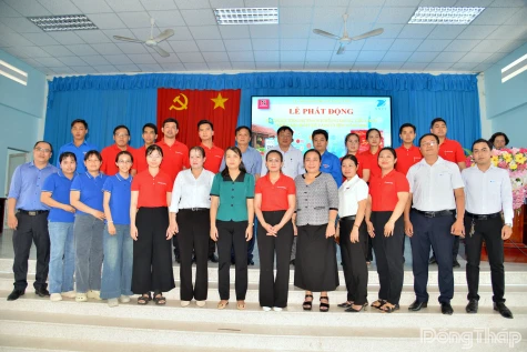 Xã Long Tiên ra quân thúc đẩy thanh toán không dùng tiền mặt