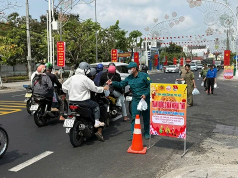 Phú Hựu: Thực hiện mô hình “Trạm dừng chân nghĩa tình”