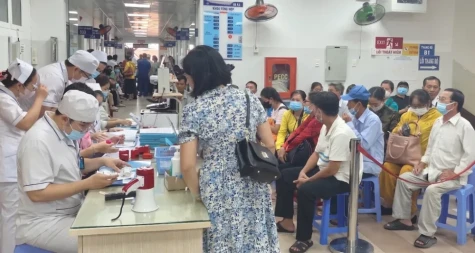 Giảm cảnh chen chúc ở Bệnh viện Mắt TP. Hồ Chí Minh bằng cách mở thêm nhiều cơ sở