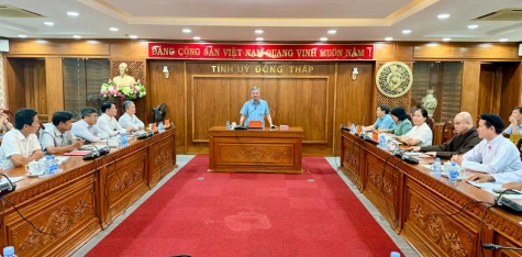 Bí thư Tỉnh ủy Ngô Chí Cường gặp gỡ Đoàn đại biểu dự Đại hội đại biểu Mặt trận Tổ quốc Việt Nam