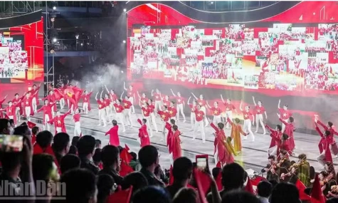 “Peaceful Homeland” Gala delights audiences in Da Nang
