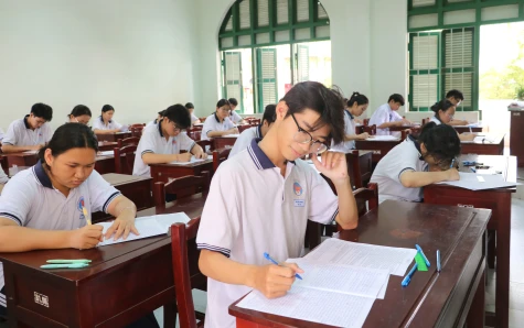Đồng Tháp: Học sinh lớp 12 tham dự Kỳ thi thử tốt nghiệp THPT năm 2026