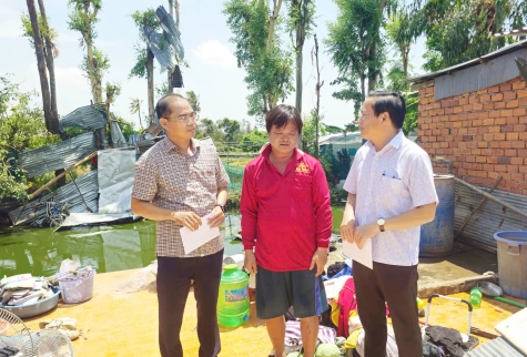 Đồng Tháp: Thăm hỏi, hỗ trợ người dân có nhà bị ảnh hưởng do giông lốc