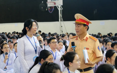 Nâng cao kiến thức pháp luật về an toàn giao thông cho học sinh