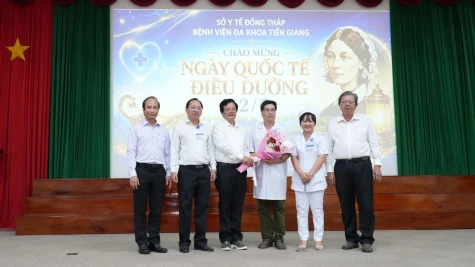 Họp mặt kỷ niệm 61 năm Ngày Quốc tế Điều dưỡng với thông điệp về "Sức mạnh của sự chăm sóc"