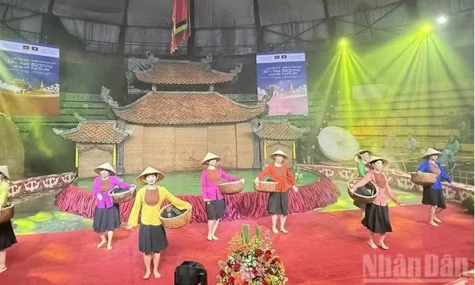 Viet Nam Cultural Week opens in Laos