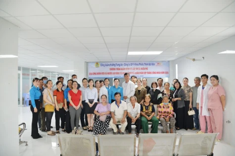 Công đoàn phường Trung An: Tổ chức khám bệnh miễn phí cho người lao động khó khăn