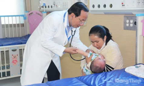 Đồng Tháp tăng cường năng lực điều trị sốt xuất huyết và tay chân miệng