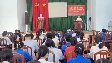 Khai giảng lớp Bồi dưỡng nhận thức về Đảng khóa I tại Cao Lãnh