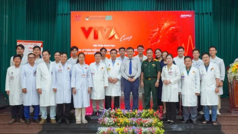 Gần 100 y, bác sĩ được cập nhật kiến thức, chuẩn hóa điều trị hội chứng mạch vành mạn