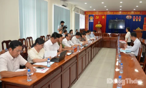 Tiếp 2 công dân liên quan đến Dự án mở rộng Quốc lộ 1A