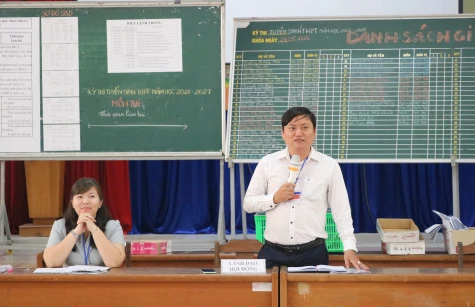 Họp Hội đồng coi thi triển khai nhiệm vụ coi thi, phổ biến Quy chế thi
