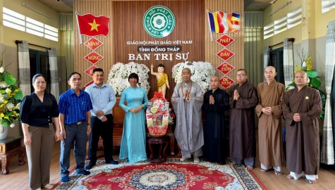 Lãnh đạo Phường Mỹ Phong thăm, chúc mừng các cơ sở tôn giáo nhân Đại lễ Phật đản 2026