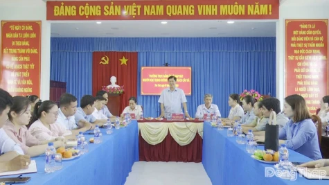 Đồng Tháp: Tiếp nhận 183 người hoạt động không chuyên trách vào làm công chức