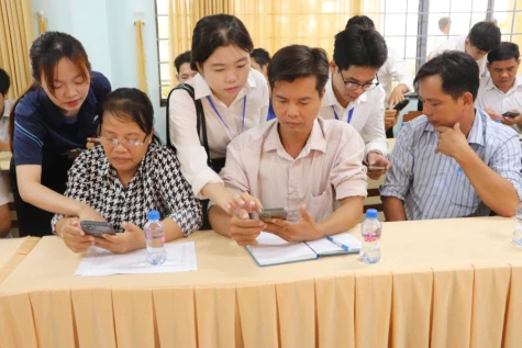Chuyển động thực chất từ chuyển đổi số 
ở Bình Hàng Trung