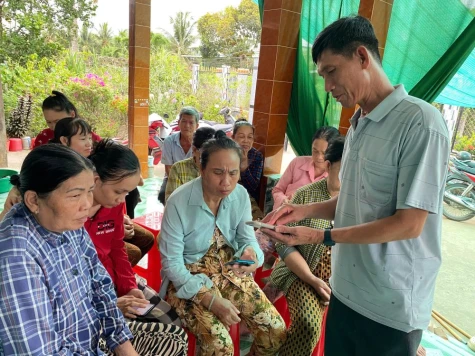 Tận tụy với việc Đảng, việc dân