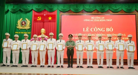 Đồng Tháp: 1.237 đồng chí được thăng cấp bậc hàm, nâng bậc lương năm 2026