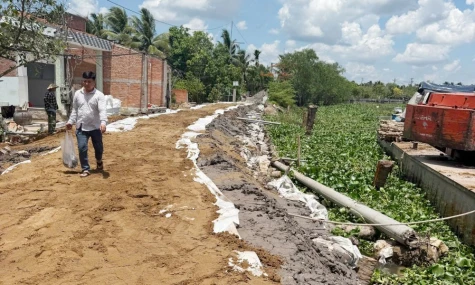Xã Bình Phú: Cơ bản khắc phục xong điểm sạt lở bờ sông Phú An trước tiến độ