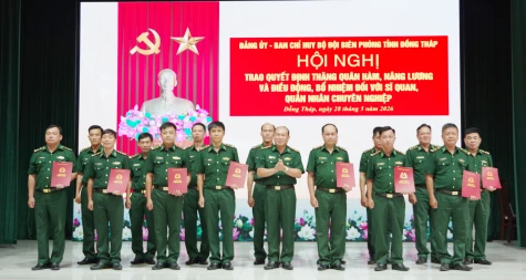 Bộ đội Biên phòng Đồng Tháp: Trao quyết định thăng quân hàm, nâng lương và điều động cho 102 cán bộ