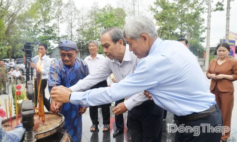 Giữ mạch "Uống nước nhớ nguồn" từ Lễ giỗ Thủ khoa Nguyễn Hữu Huân