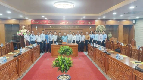 Đồng chí Phan Văn Thắng gặp gỡ Đoàn đại biểu dự Đại hội đại biểu toàn quốc Hội Nông dân Việt Nam lần thứ IX