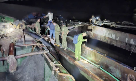 Công an tỉnh Đồng Tháp bắt giữ 3 phương tiện tàng trữ, vận chuyển cát trái phép
