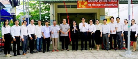 Xã Lấp Vò: Ra mắt các điểm hỗ trợ nộp hồ sơ trực tuyến trên cổng dịch vụ công Quốc gia
