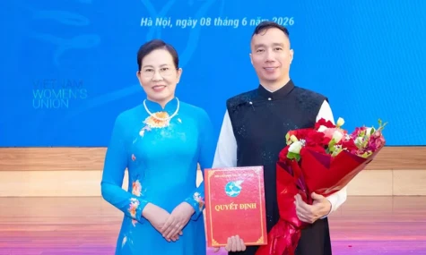 Vinh danh hành trình hỗ trợ phụ nữ khởi nghiệp với áo dài của nhà thiết kế Đỗ Trịnh Hoài Nam