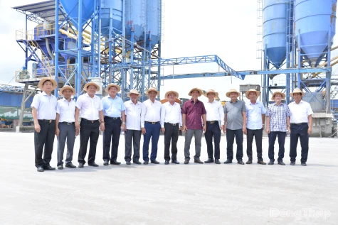 Hội Liên lạc với người đồng hương tỉnh Đồng Tháp thăm và tìm hiểu hoạt động sản xuất, kinh doanh tại Công ty TNHH Hữu Biên