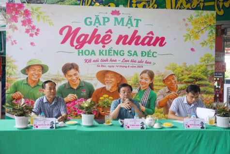 Nguyên Phó Chủ tịch Quốc hội Lê Minh Hoan gặp gỡ, định hướng phát triển Làng hoa Sa Đéc