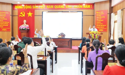 HĐND Chợ Gạo: Thống nhất việc sáp nhập và đổi tên ấp