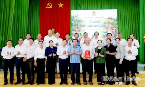 Launch of the "Rong Xanh" Hoi Quan (Farmers’ Club): Supporting Dragon Fruit Growers in Tan Thuan Binh