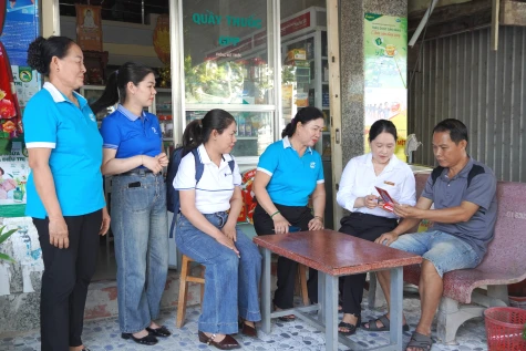 Xã Phong Hòa: Phát động mô hình "Chợ 4.0 thanh toán không dùng tiền mặt"