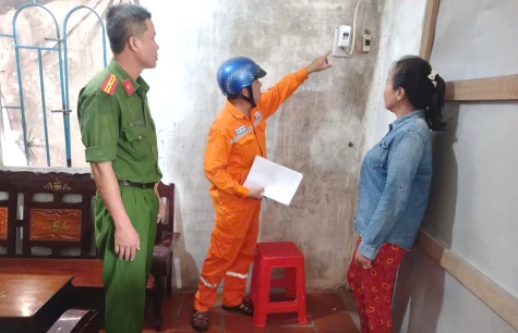 Xã Lai Vung: Lắp công tơ điện chống giật miễn phí cho hộ nghèo