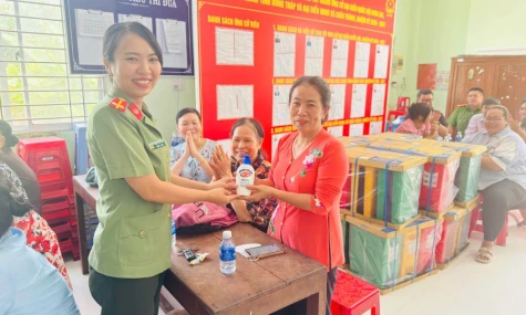 Ra mắt mô hình "Thùng rác xanh - Khu dân cư sạch"