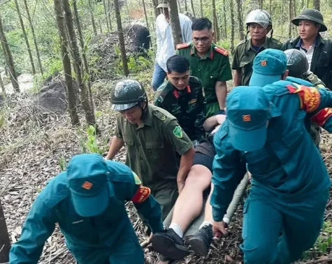 Cứu hộ thành công du khách người Đức gặp nạn tại vùng núi Đà Nẵng