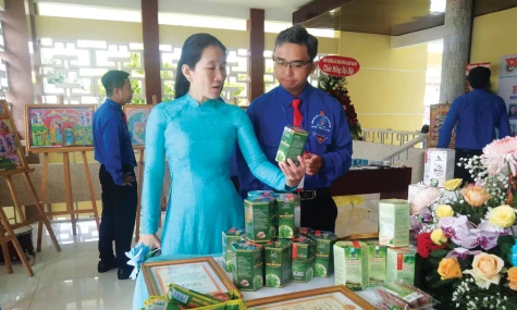 Đặc sản địa phương theo chân du khách đi xa