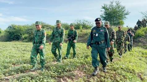 Đồn Biên phòng Cửa khẩu quốc tế Thường Phước và Lực lượng bảo vệ biên giới Campuchia tuần tra song phương