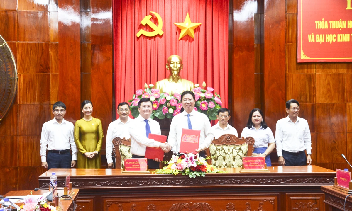 Đồng Tháp và Đại học Kinh tế Thành phố Hồ Chí Minh thúc đẩy hợp tác phát triển
