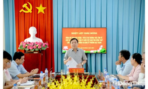 Đồng chí Phan Văn Thắng làm việc với Ban Thường vụ Đảng ủy phường Đạo Thạnh