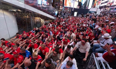 Bản sắc toàn cầu bùng nổ trên sân cỏ World Cup