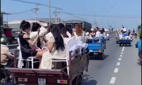 Xử lý 4 tài xế xe ba bánh đưa dâu vi phạm giao thông, tịch thu 3 xe không giấy tờ