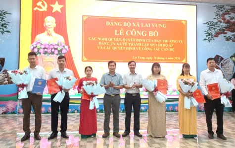 Xã Lai Vung: Công bố Nghị quyết về sắp xếp các ấp