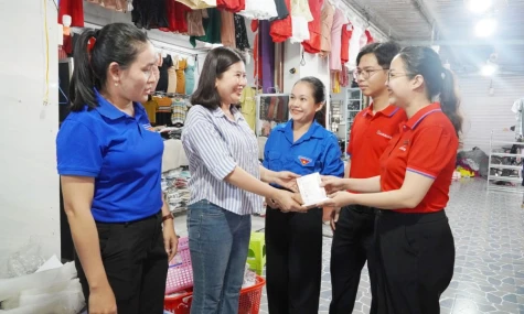 Xã lai Vung: Lan tỏa việc thanh toán không dùng tiền mặt qua mô hình Chợ 4.0