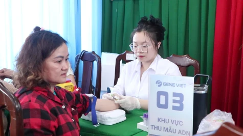 Công an tỉnh Đồng Tháp thu nhận mẫu ADN cho gần 200 thân nhân gia đình liệt sĩ