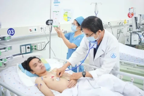 Một tháng chạy đua cứu bệnh nhi có nguy cơ tử vong 100%